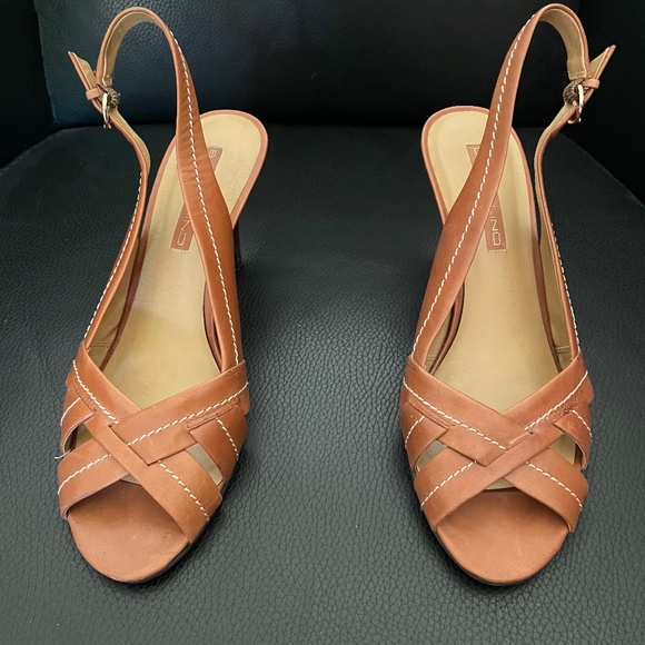 bandolino tan heels